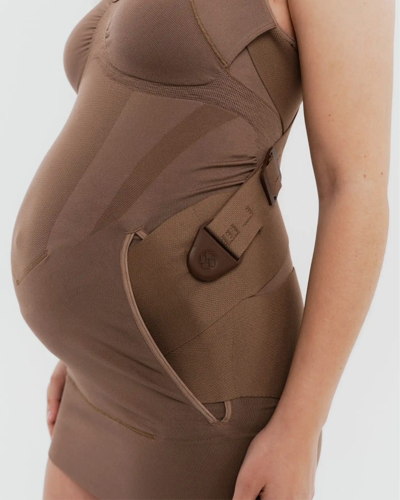 hugup-femtech-branding-body-tinge-03